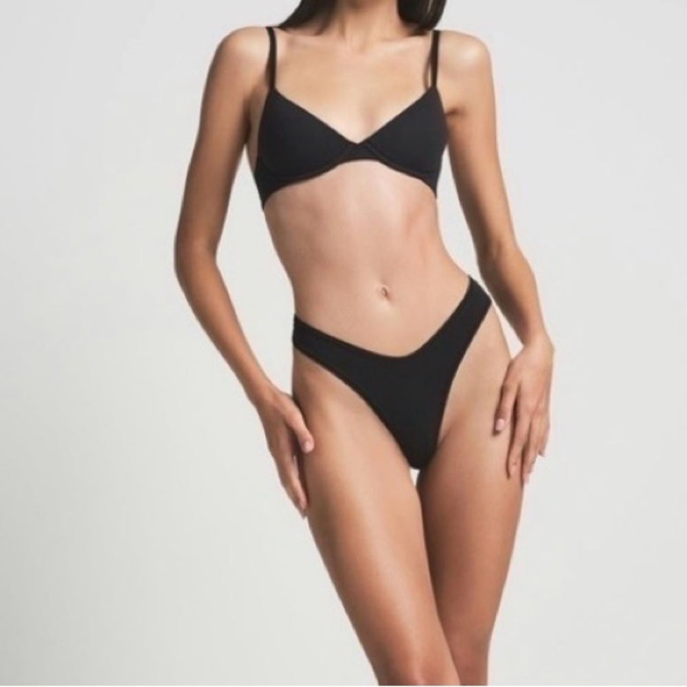 Skims Fits Everybody plunge Bra 40DD onyx br-uwr-1997